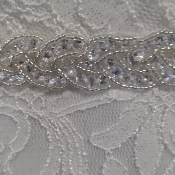 SPEECHLESS Iridescent White Lace w/1 Shoulder & Bead Work Around Wa… - Picture 7 of 15